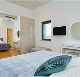 6 Bedroom Seafront Villa with Pool near Slano, Sleeps 12-14